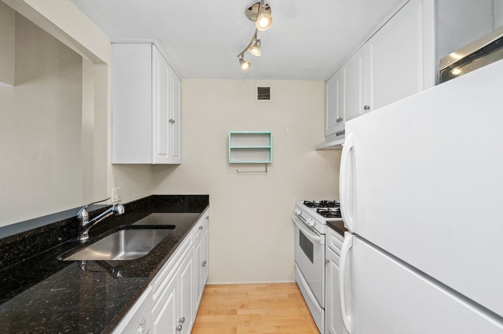 Boston, Massachusetts, 02129, United States, 1 Bedroom Bedrooms, ,2 BathroomsBathrooms,Residential,For Sale,1911386