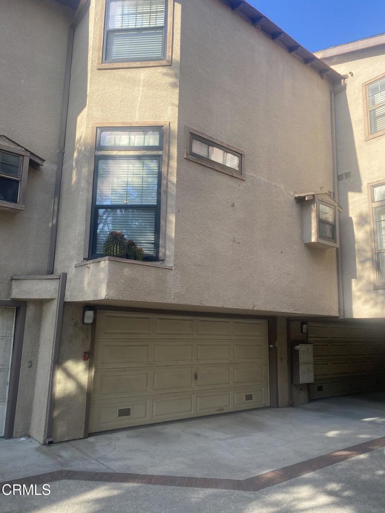 Pasadena, California, 91106, United States, 2 Bedrooms Bedrooms, ,3 BathroomsBathrooms,Residential,For Sale,1989183