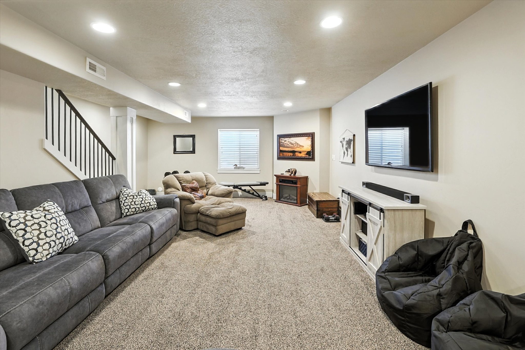 Perry, Utah, 84302, United States, 6 Bedrooms Bedrooms, ,3 BathroomsBathrooms,Residential,For Sale,1903790