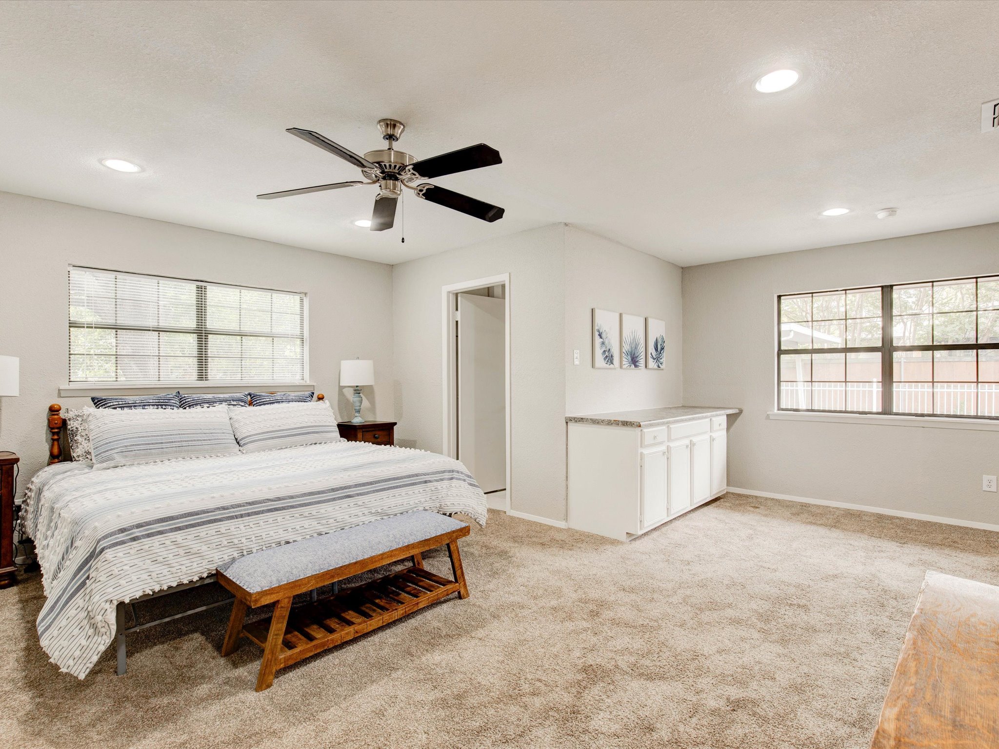  Charming home on spacious lot close proximity to the TCU baseball field - 物件實景