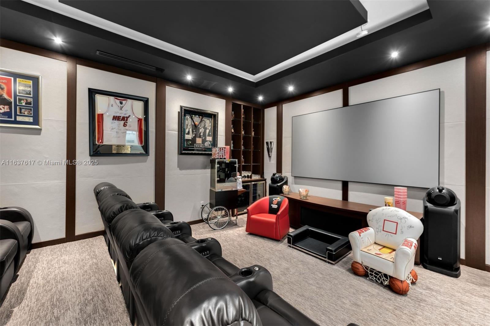 Pinecrest, Florida, 33156, United States, 7 Bedrooms Bedrooms, ,8 BathroomsBathrooms,Residential,For Sale,1989017