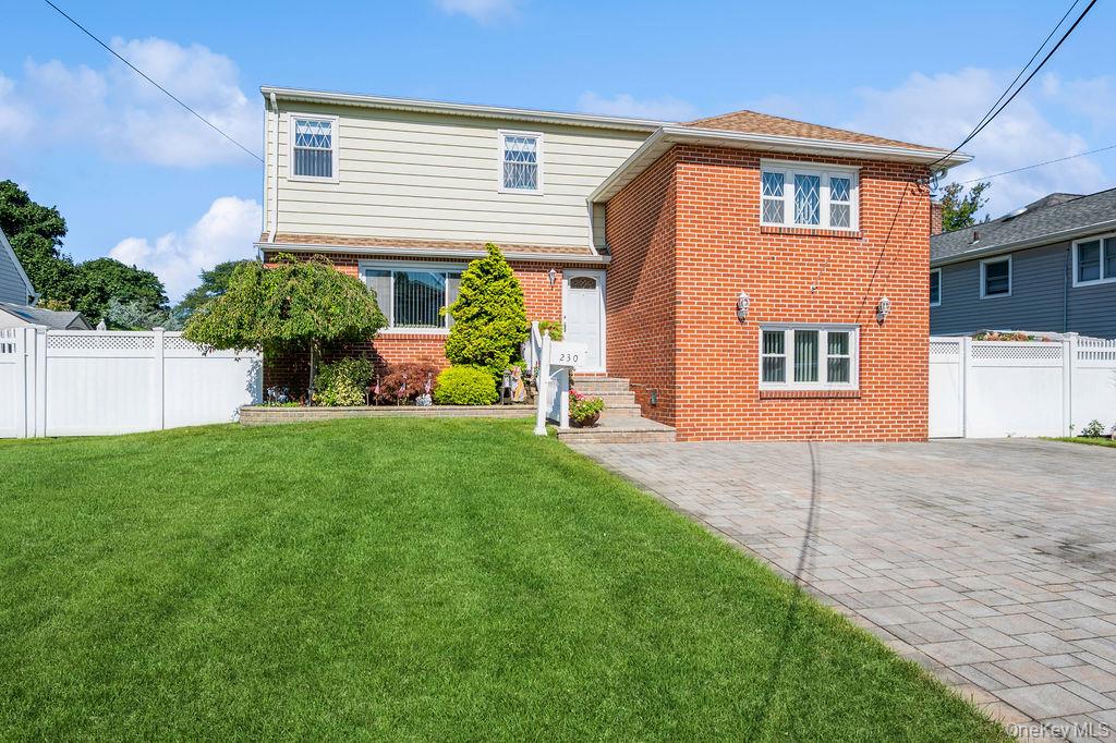 Massapequa, New York, 11758, United States, 4 Bedrooms Bedrooms, ,2 BathroomsBathrooms,Residential,For Sale,1927254