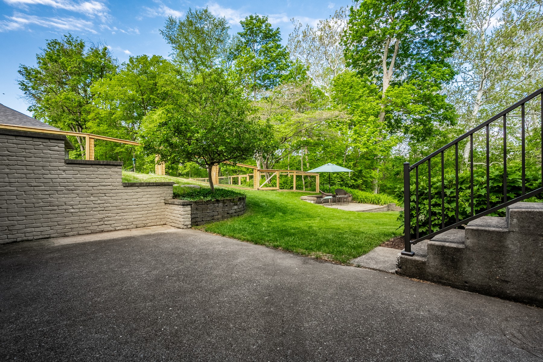  Exceptional Four Bedroom Home Set Along a Winding Creek - 物件實景