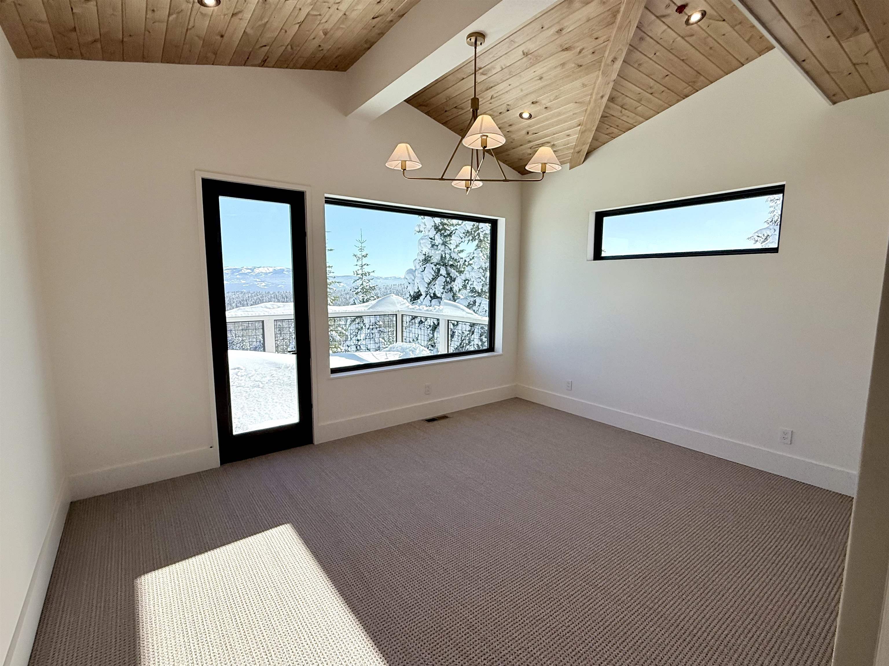 Truckee, California, 96161, United States, 5 Bedrooms Bedrooms, ,5 BathroomsBathrooms,Residential,For Sale,1992888