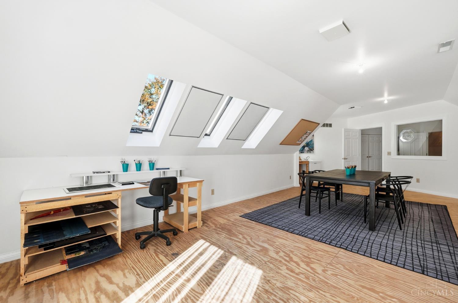 Anderson Twp, Ohio, 45230, United States, 5 Bedrooms Bedrooms, ,6 BathroomsBathrooms,Residential,For Sale,1988245