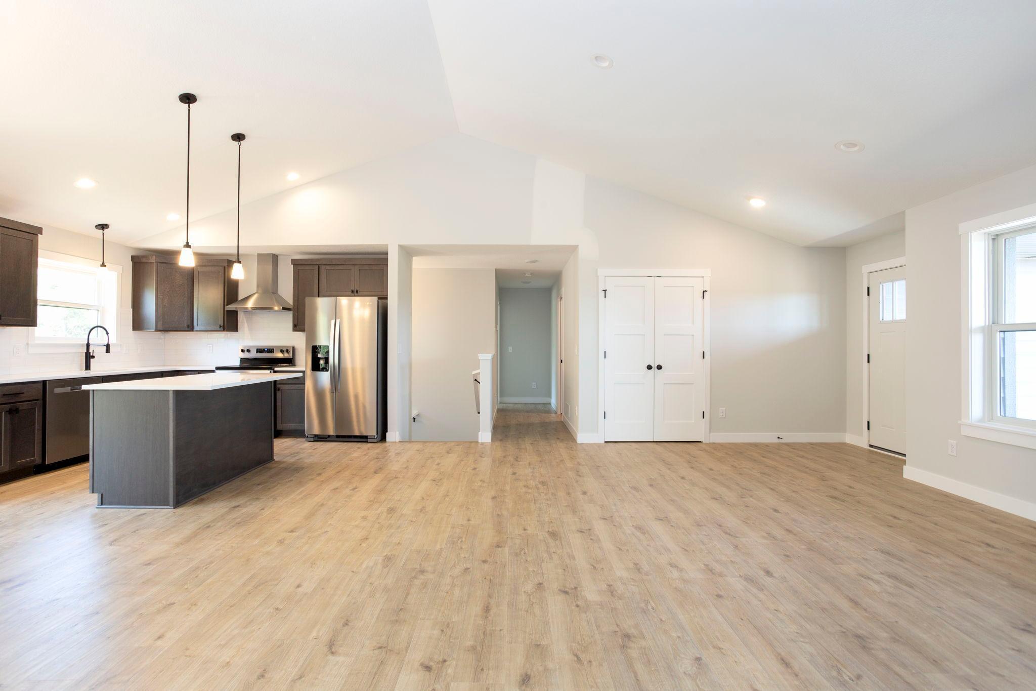 Hudson Twp, Wisconsin, 54016, United States, 3 Bedrooms Bedrooms, ,2 BathroomsBathrooms,Residential,For Sale,1877460