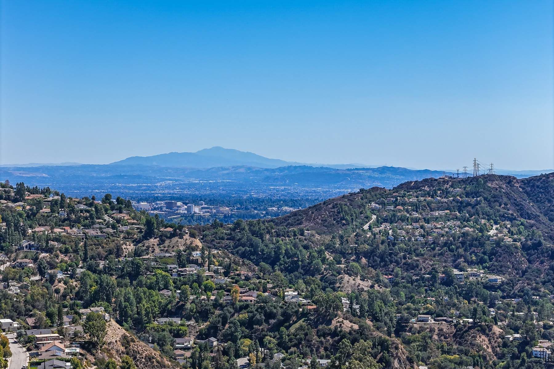  2440 Flintridge Drive - 物件實景