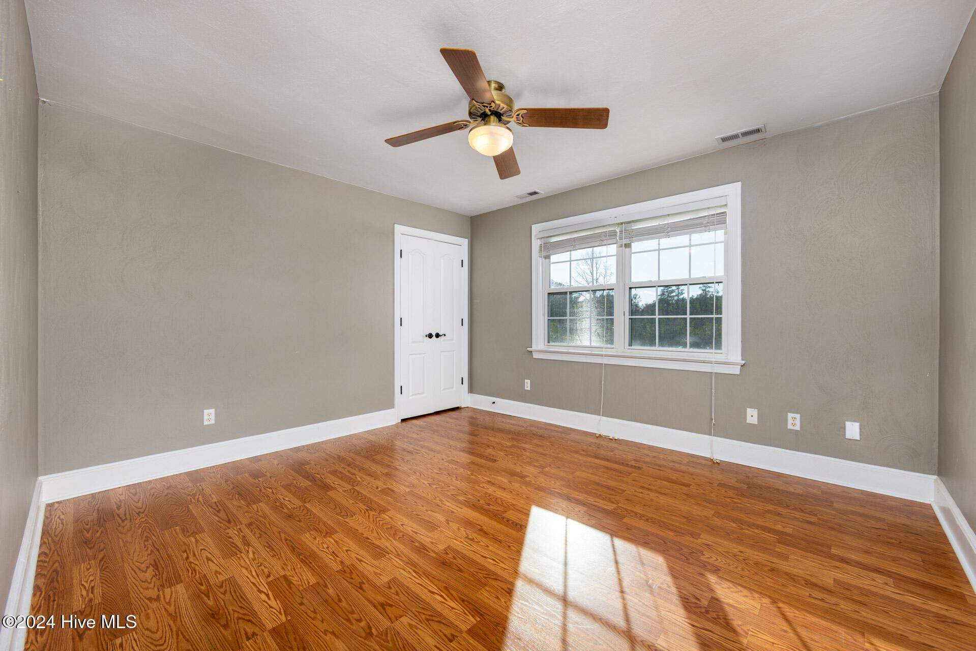 Currituck, North Carolina, 27929, United States, 4 Bedrooms Bedrooms, ,4 BathroomsBathrooms,Residential,For Sale,1849903