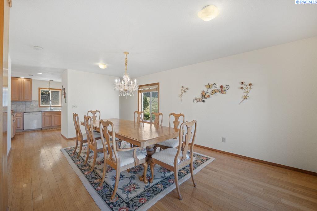 Pullman, Washington, 99163, United States, 4 Bedrooms Bedrooms, ,3 BathroomsBathrooms,Residential,For Sale,1777658