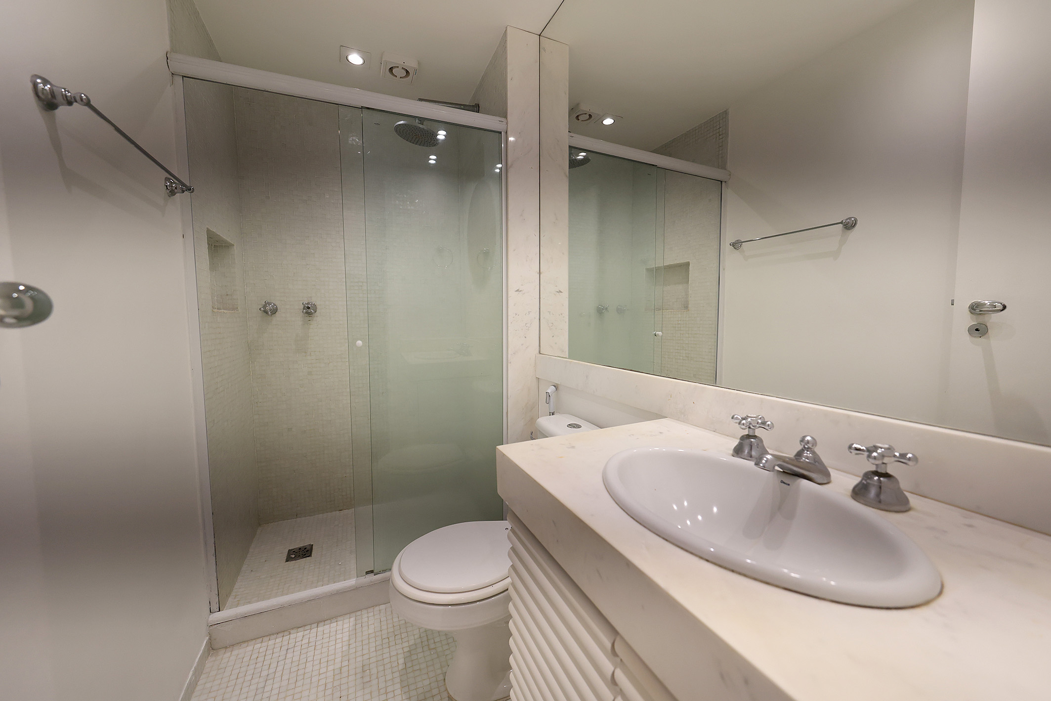  Renovated apartment on a quiet street in Leblon near the beach - 物件實景