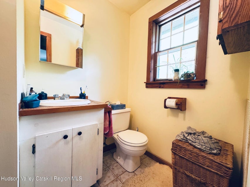 Saugerties, New York, 12477, United States, 5 Bedrooms Bedrooms, ,3 BathroomsBathrooms,Residential,For Sale,1984014