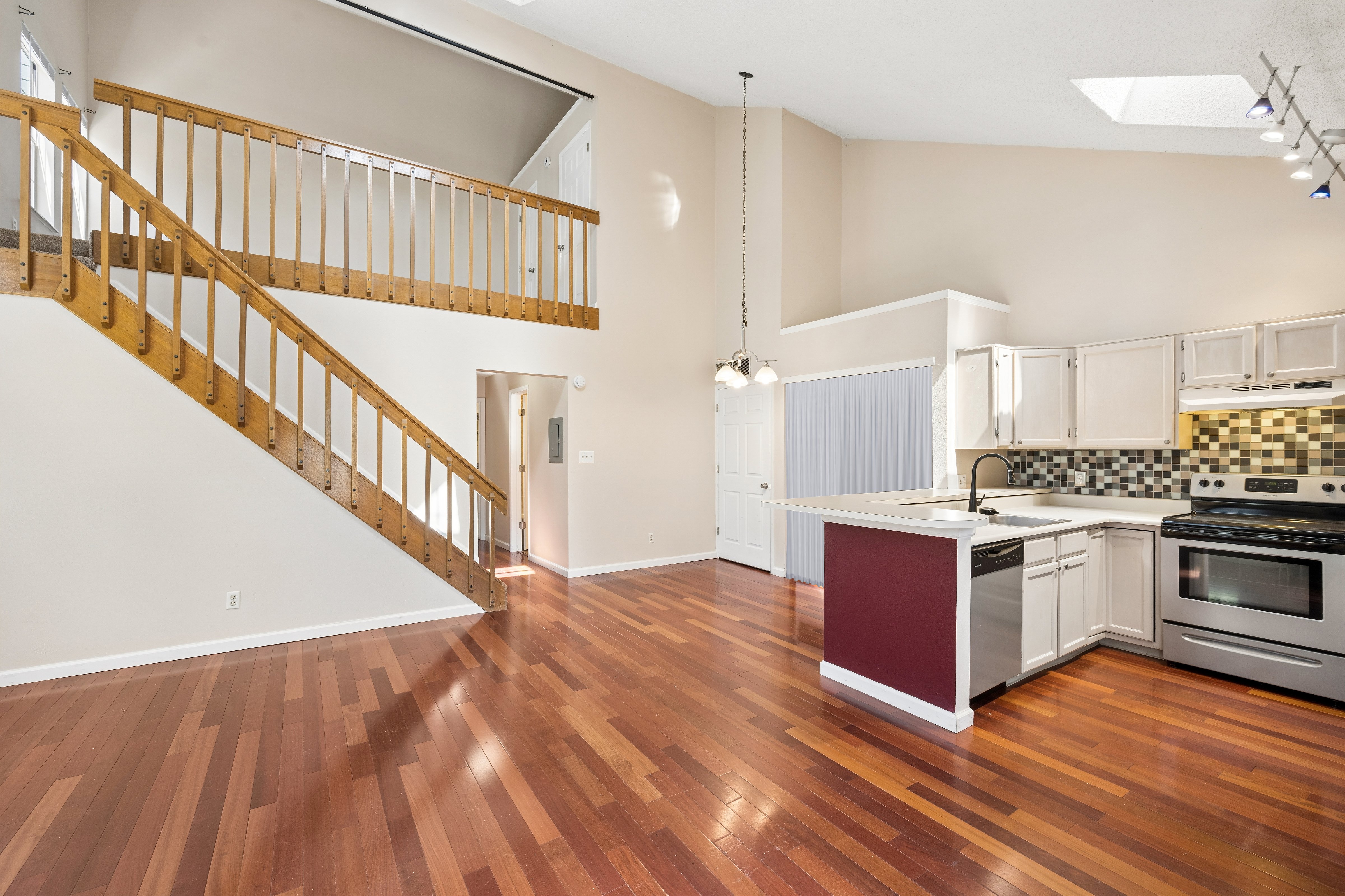  Cedar Bridge Townhome - 物件實景