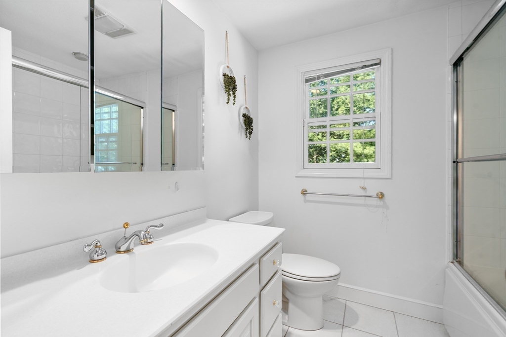 Framingham, Massachusetts, 01701, United States, 4 Bedrooms Bedrooms, ,3 BathroomsBathrooms,Residential,For Sale,1988124