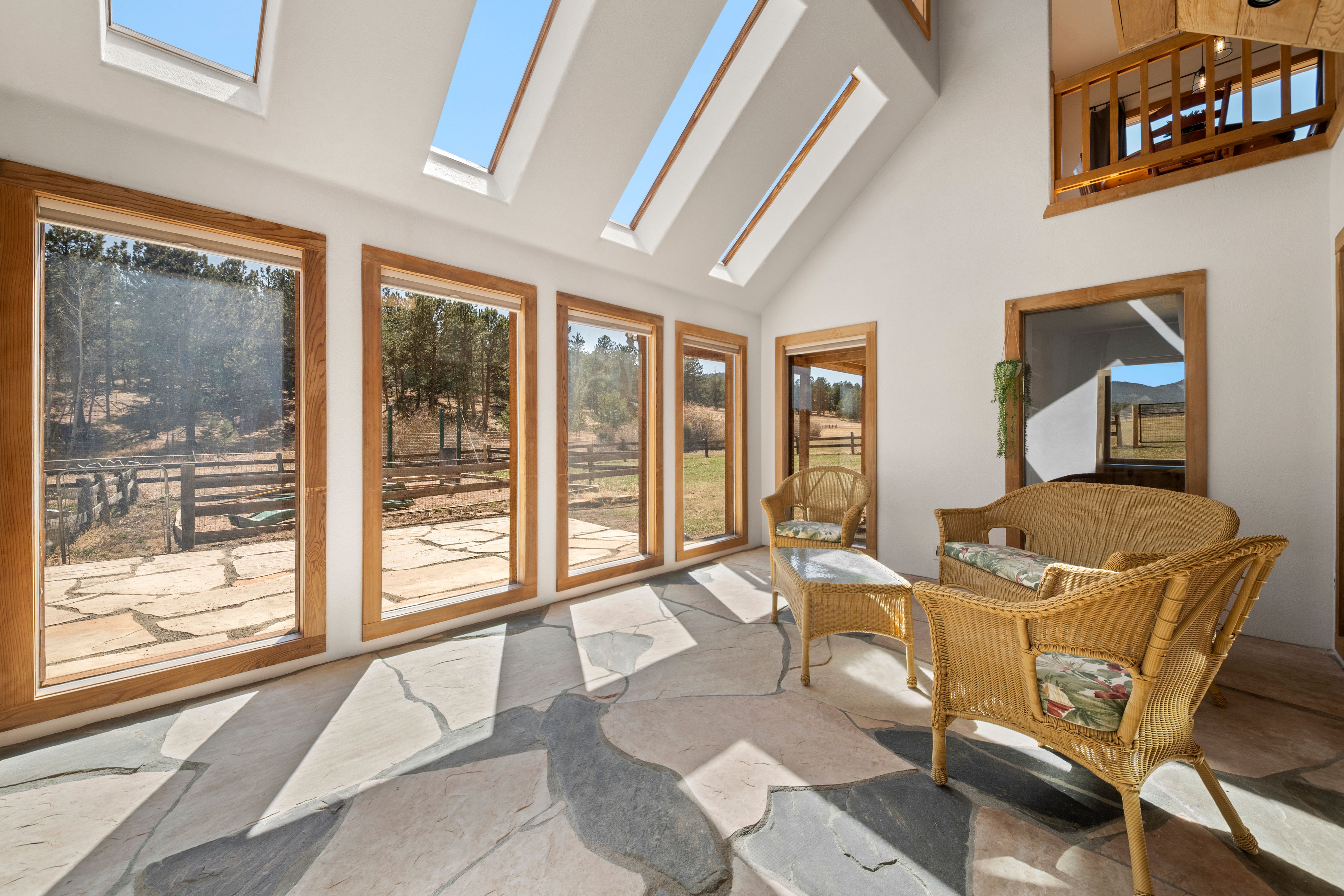 Pasture Perfect: A Home for You & Your Horses - 物件實景