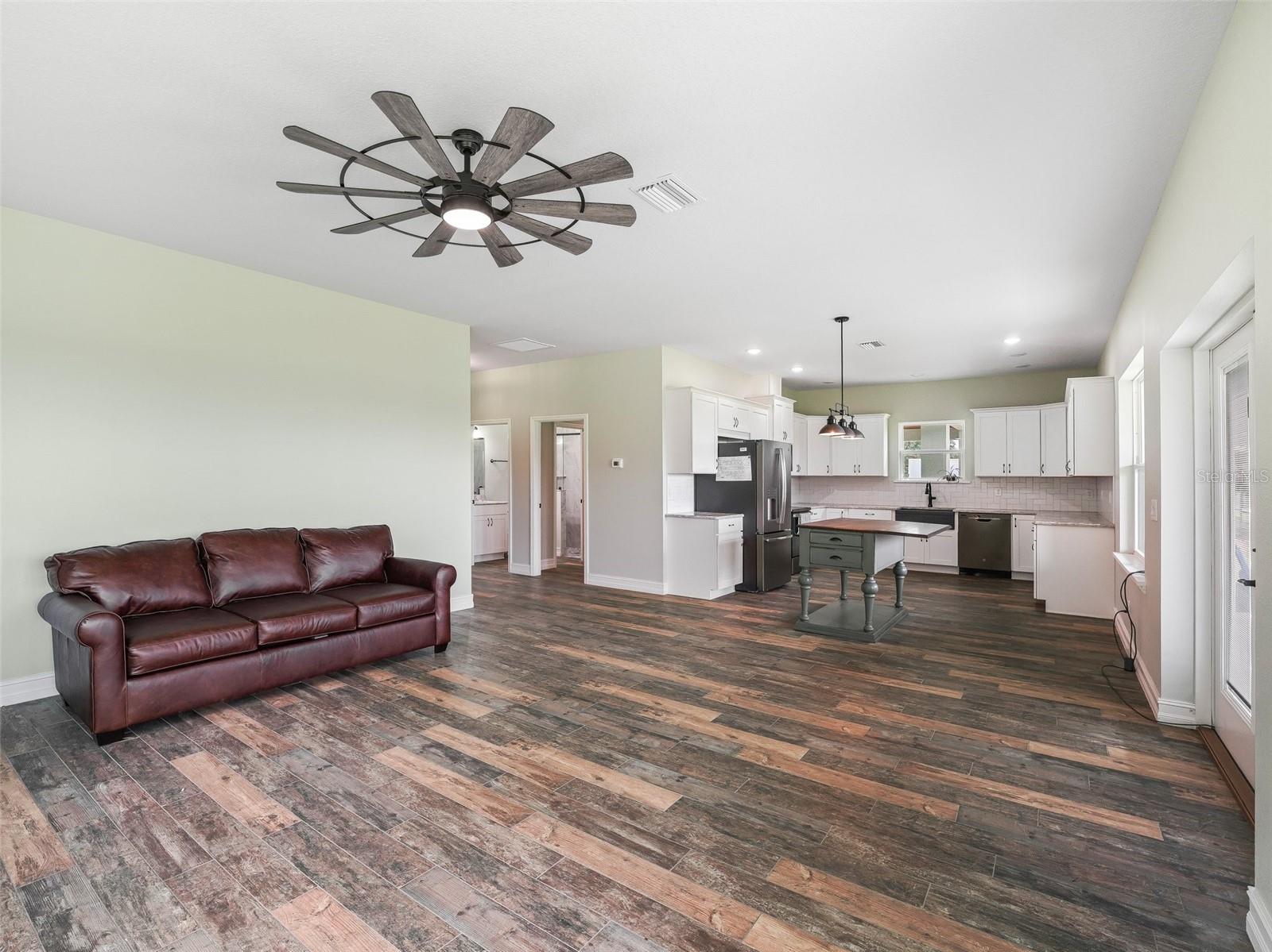 Bushnell, Florida, 33513, United States, 2 Bedrooms Bedrooms, ,2 BathroomsBathrooms,Residential,For Sale,1894339