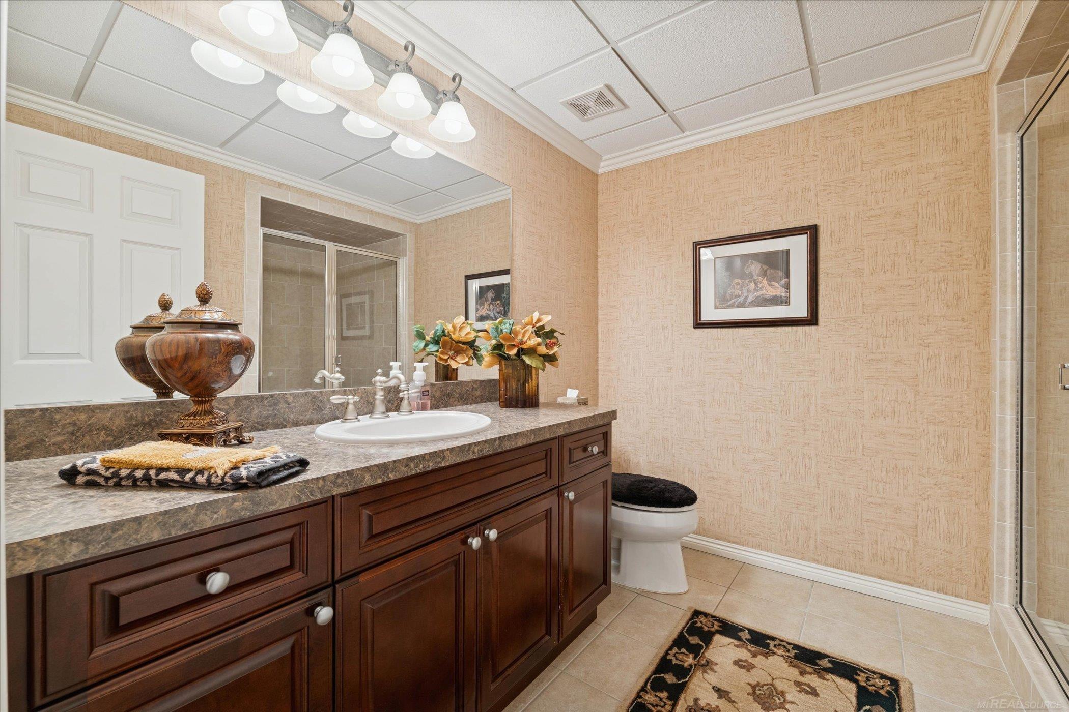 Oakland Twp, Michigan, 48306, United States, 2 Bedrooms Bedrooms, ,4 BathroomsBathrooms,Residential,For Sale,1984320