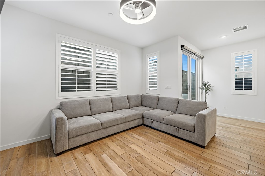 Fontana, California, 92336, United States, 3 Bedrooms Bedrooms, ,2 BathroomsBathrooms,Residential,For Sale,2037862