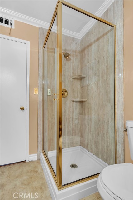 Lynwood, California, 90262, United States, 5 Bedrooms Bedrooms, ,2 BathroomsBathrooms,Residential,For Sale,1914118