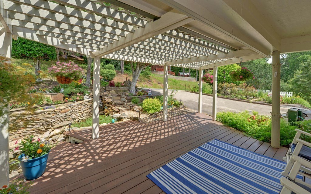 Young Harris, Georgia, 30582, United States, 3 Bedrooms Bedrooms, ,3 BathroomsBathrooms,Residential,For Sale,1974109