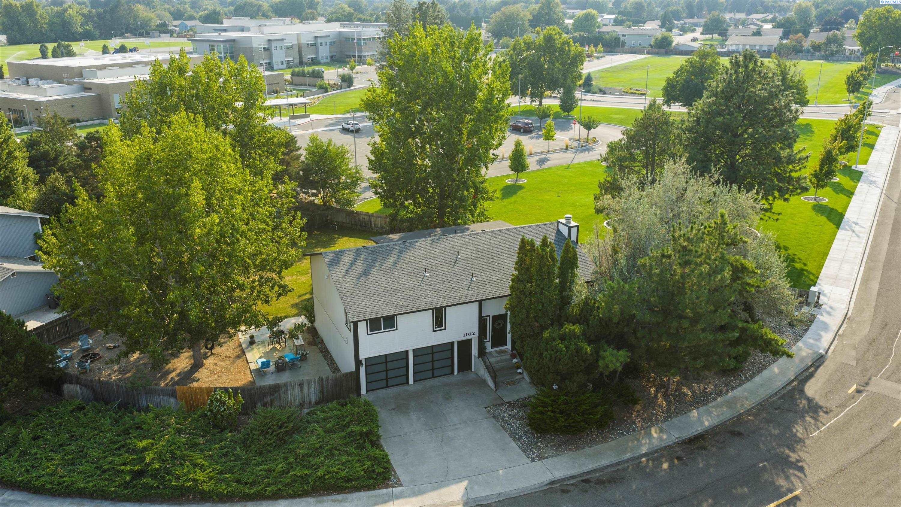 Kennewick, Washington, 99338, United States, 4 Bedrooms Bedrooms, ,1 BathroomBathrooms,Residential,For Sale,1933317