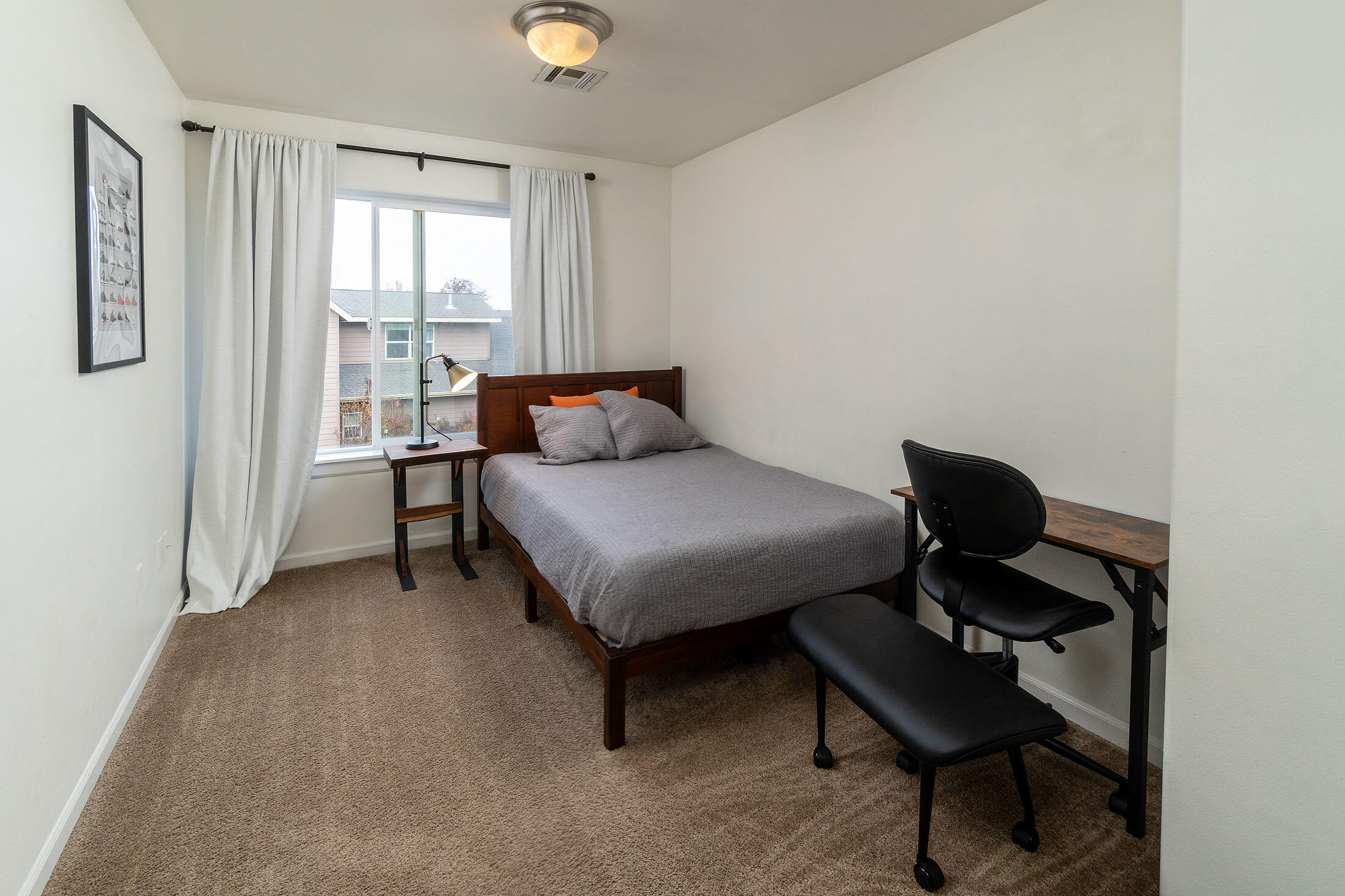 Bend, Oregon, 97701, United States, 3 Bedrooms Bedrooms, ,3 BathroomsBathrooms,Residential,For Sale,1991752