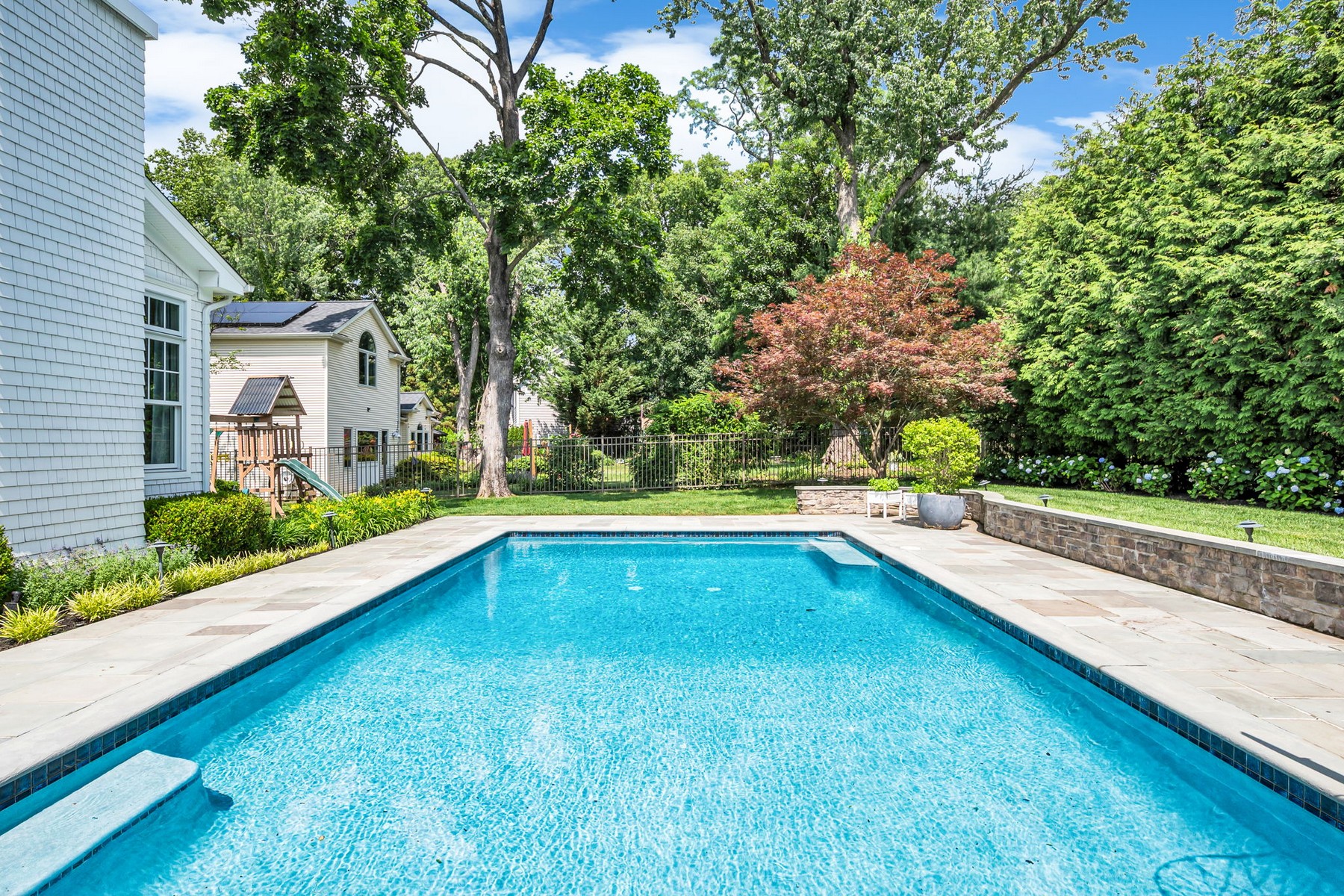  Sun-drenched 2017 River Oaks Colonial - 物件實景