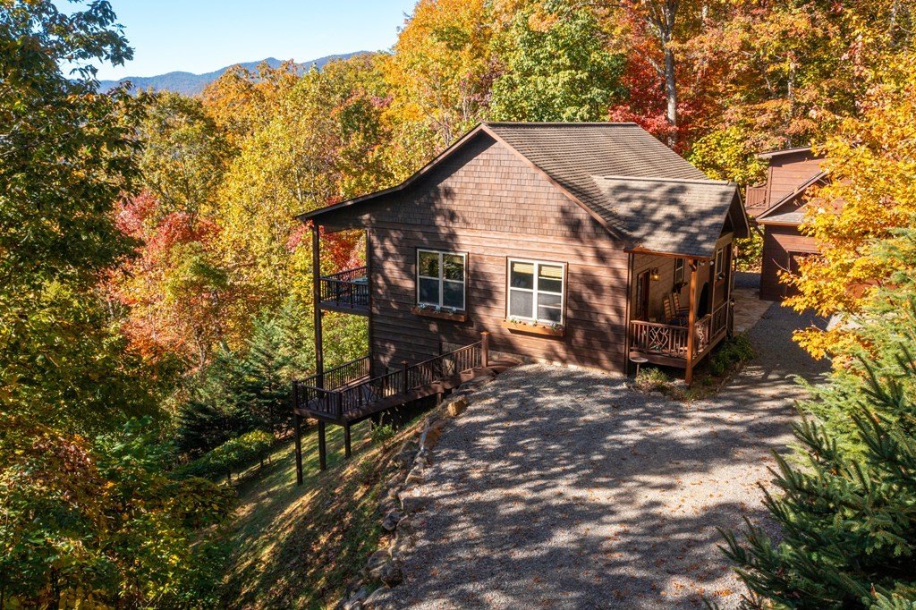 Hiawassee, Georgia, 30546, United States, 4 Bedrooms Bedrooms, ,5 BathroomsBathrooms,Residential,For Sale,1880672