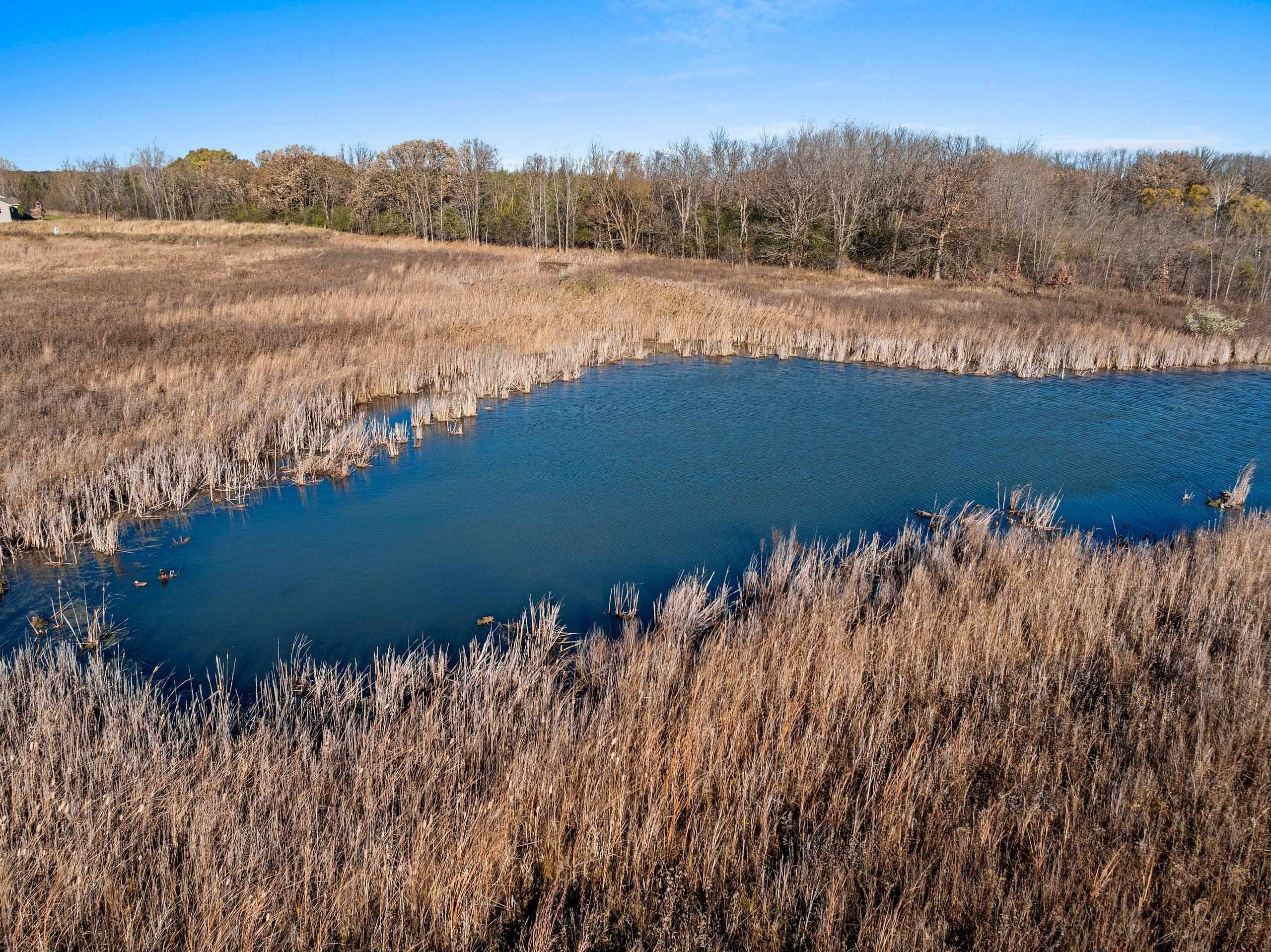 NEENAH, Wisconsin, 54956, United States, 3 Bedrooms Bedrooms, ,3 BathroomsBathrooms,Residential,For Sale,1986561