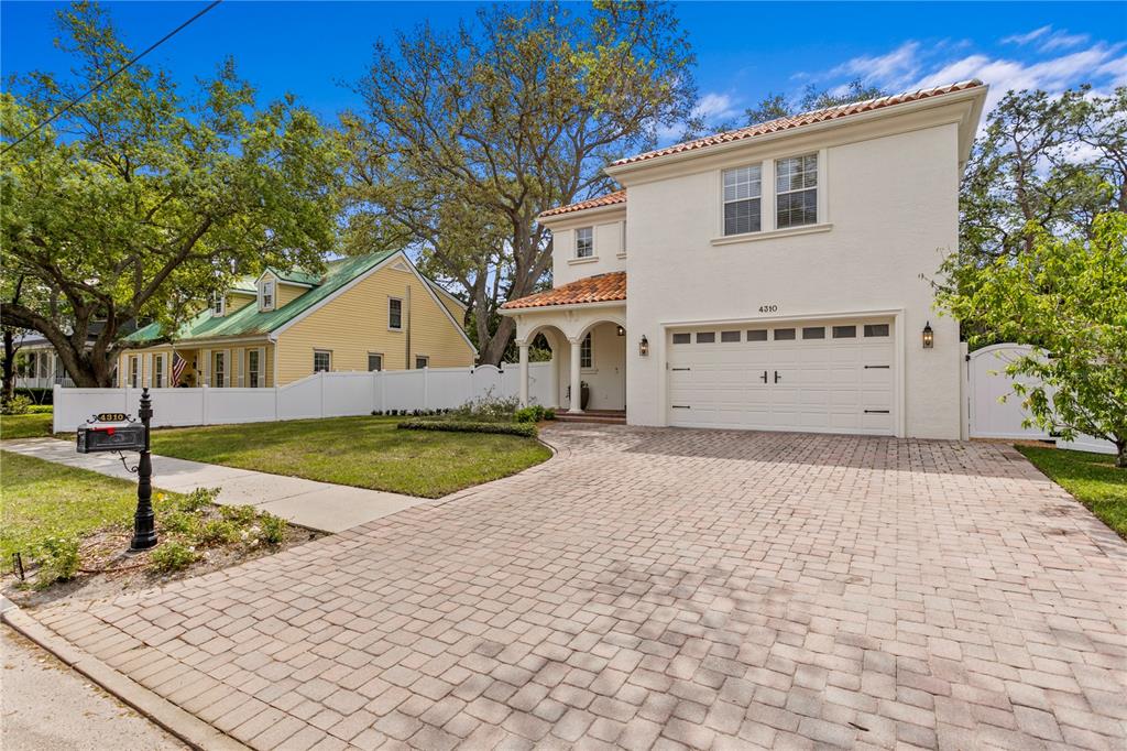 Tampa, Florida, 33629, United States, 4 Bedrooms Bedrooms, ,4 BathroomsBathrooms,Residential,For Sale,1885356