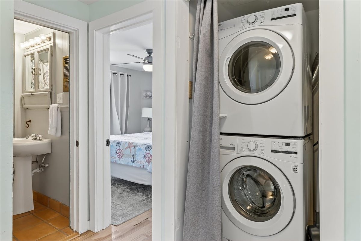 Port Aransas, Texas, 78373, United States, 3 Bedrooms Bedrooms, ,2 BathroomsBathrooms,Residential,For Sale,1973811