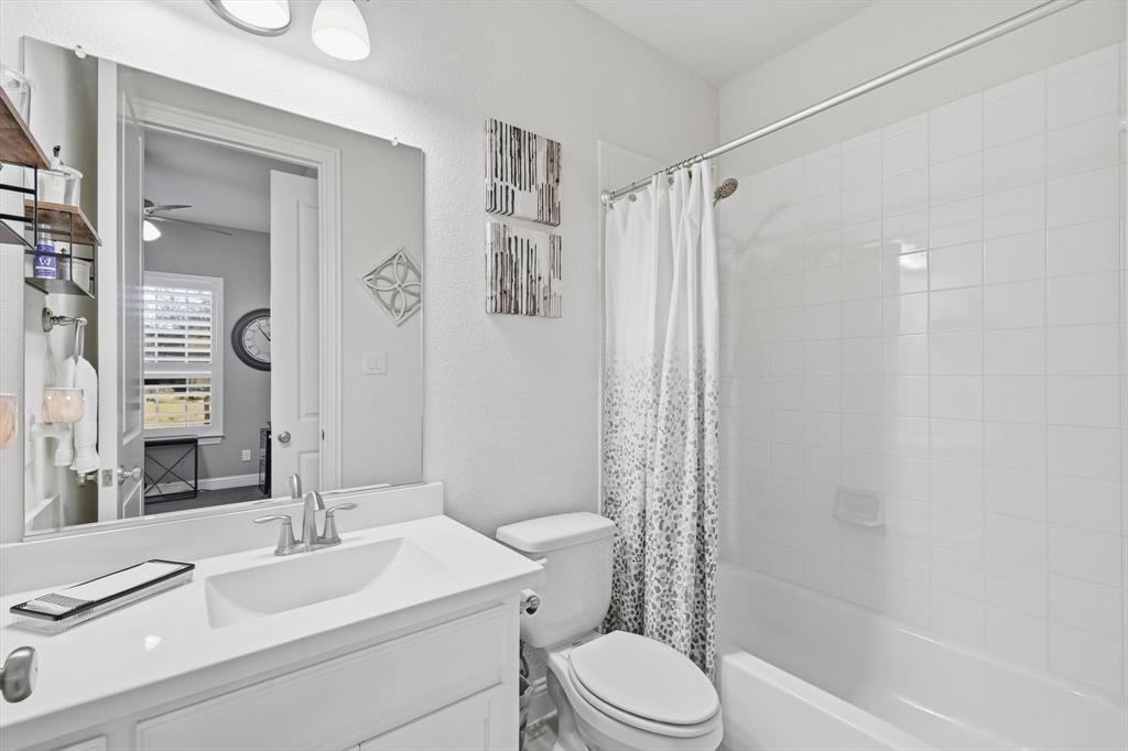 Little Elm, Texas, 75068, United States, 4 Bedrooms Bedrooms, ,4 BathroomsBathrooms,Residential,For Sale,1985757