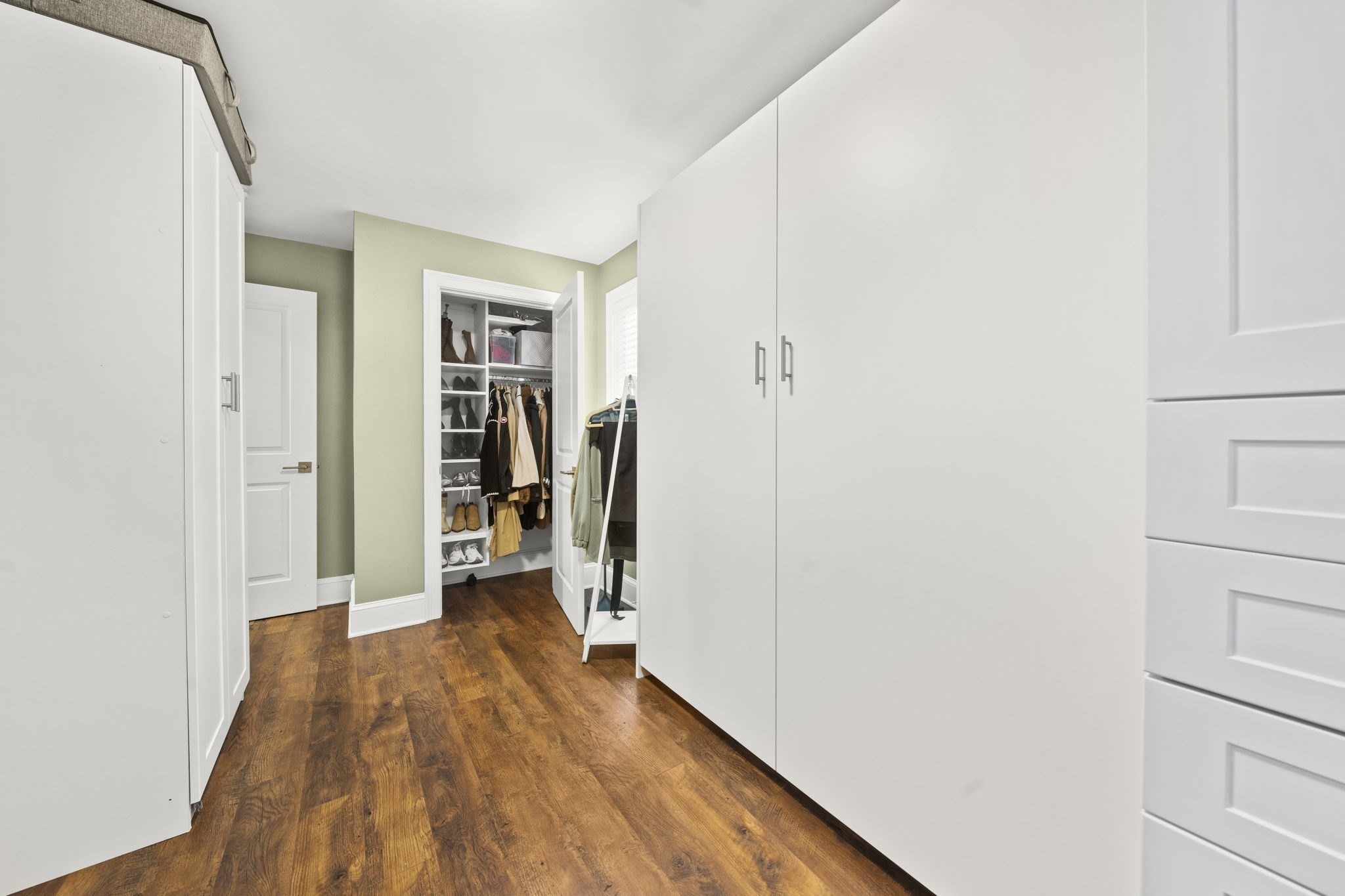 Wakefield, Massachusetts, 01880, United States, 3 Bedrooms Bedrooms, ,2 BathroomsBathrooms,Residential,For Sale,1982541