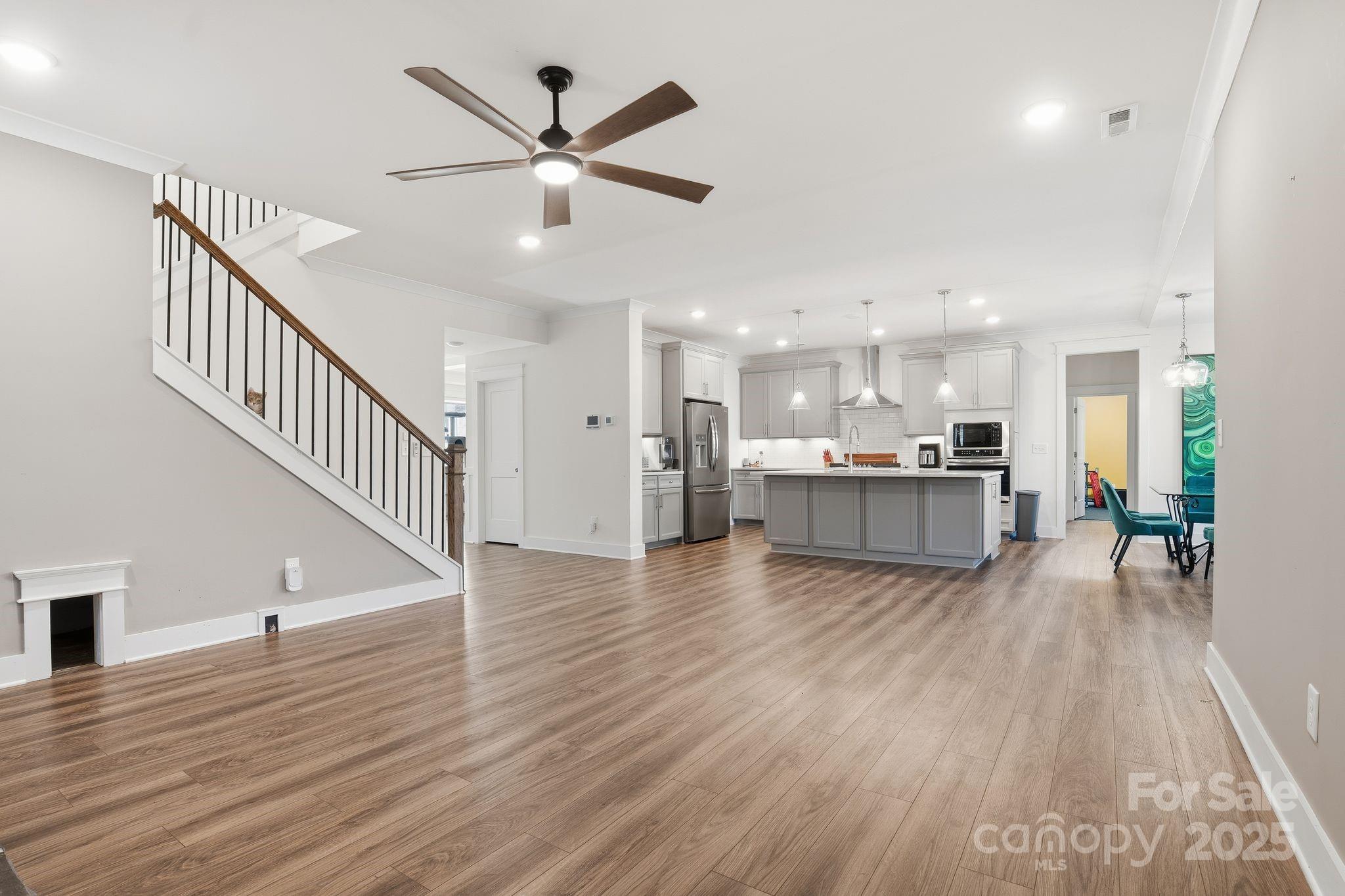 Huntersville, North Carolina, 28078, United States, 6 Bedrooms Bedrooms, ,5 BathroomsBathrooms,Residential,For Sale,1988370