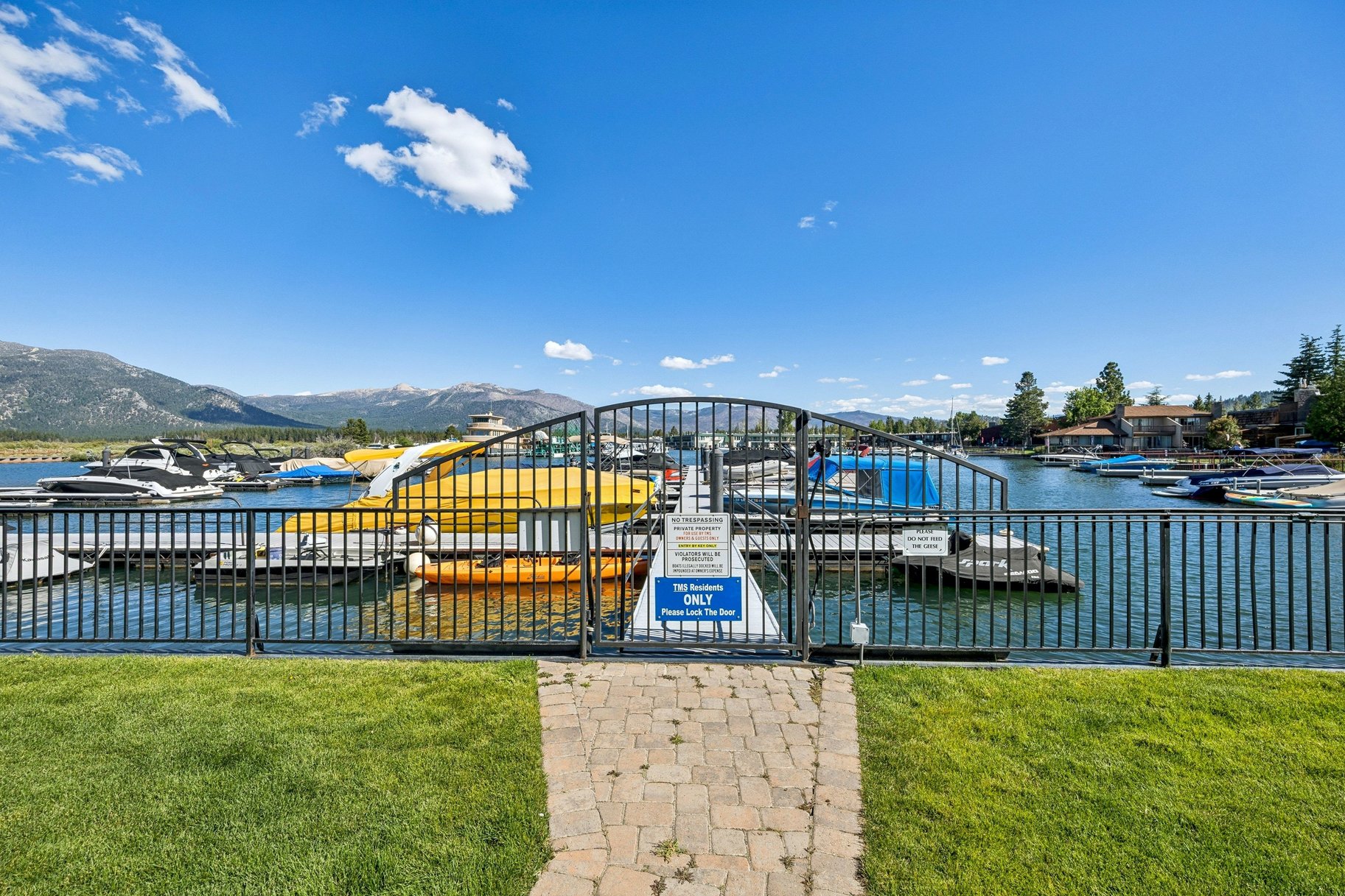  LAKEFRONT LIVING IN TAHOE KEYS - 物件實景