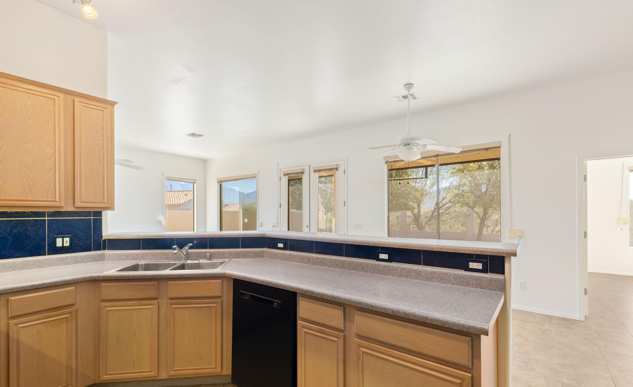  33 W Golden Spur Place, Tucson, AZ 85755 - 物件實景