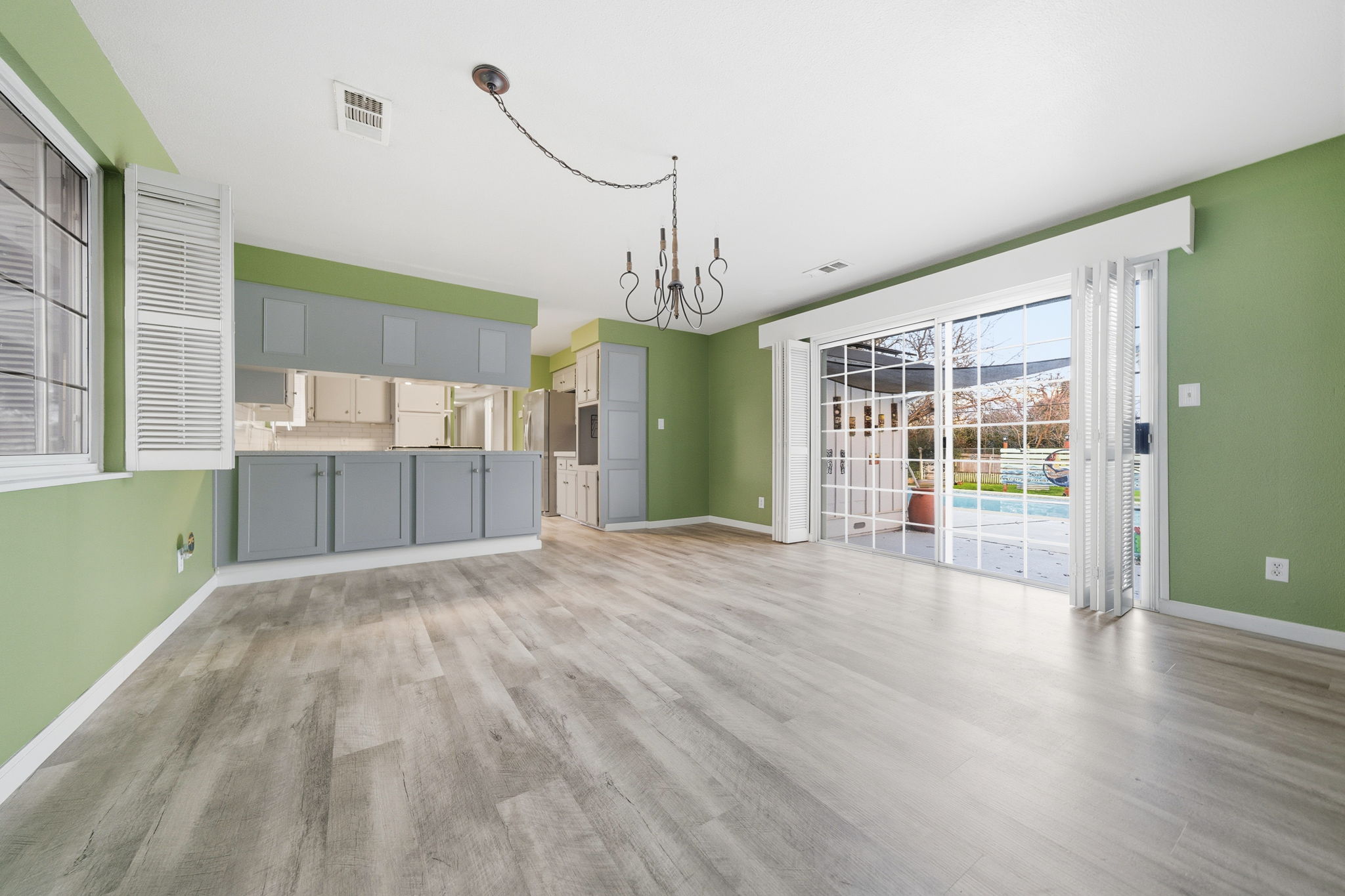 Redding, California, 96002, United States, 3 Bedrooms Bedrooms, ,2 BathroomsBathrooms,Residential,For Sale,2008802