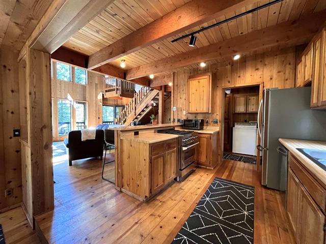 Lake Almanor West, California, 96920, United States, 5 Bedrooms Bedrooms, ,3 BathroomsBathrooms,Residential,For Sale,1949683