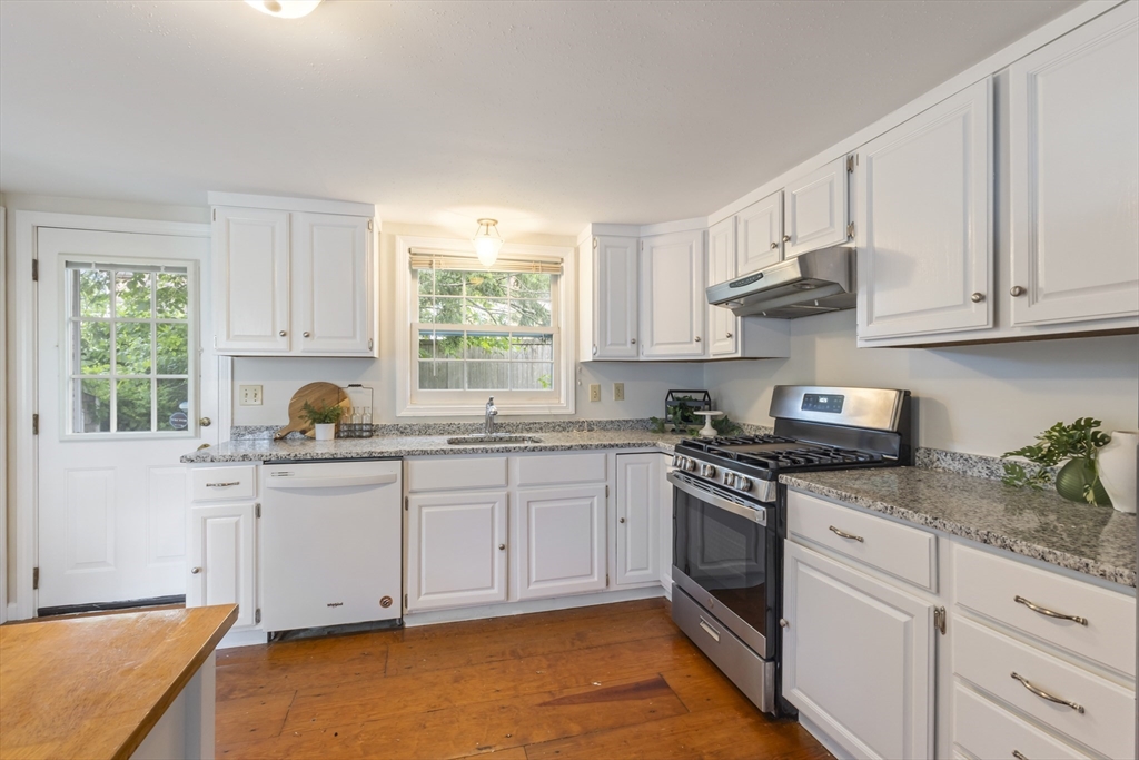 Hingham, Massachusetts, 02043, United States, 4 Bedrooms Bedrooms, ,3 BathroomsBathrooms,Residential,For Sale,1881278