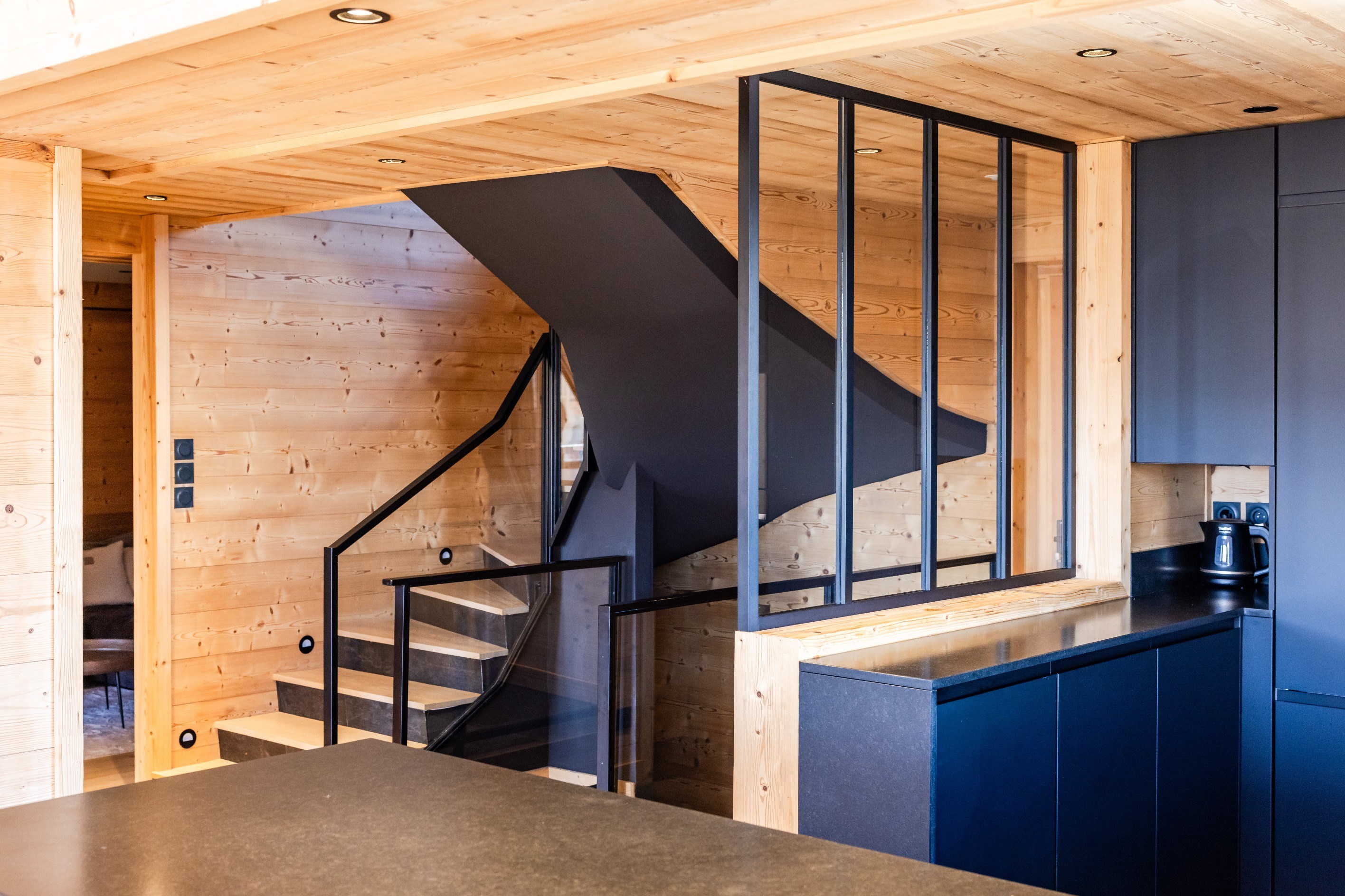  Chalet Rock - Right  at the foot of the slopes and in the heart of the Alpe d