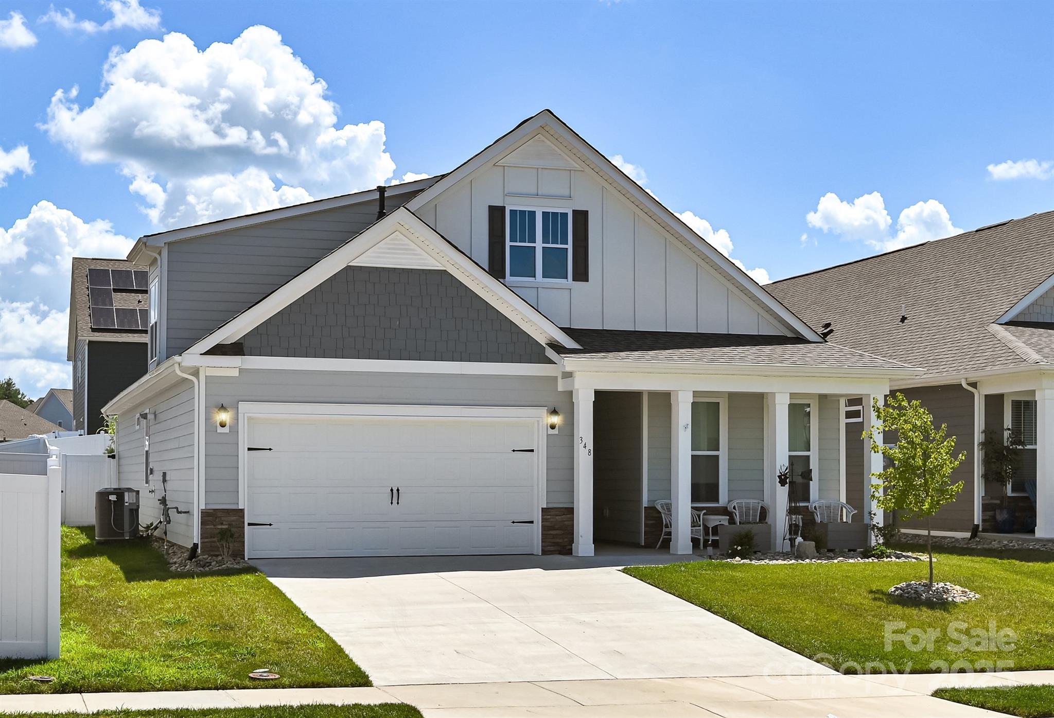 Hendersonville, North Carolina, 28792, United States, 3 Bedrooms Bedrooms, ,3 BathroomsBathrooms,Residential,For Sale,1927373