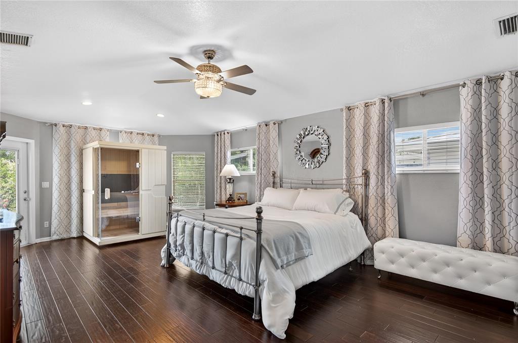 Clearwater Beach, Florida, 33767, United States, 4 Bedrooms Bedrooms, ,3 BathroomsBathrooms,Residential,For Sale,1849731