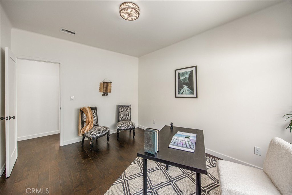 Los Angeles, California, 90043, United States, 3 Bedrooms Bedrooms, ,2 BathroomsBathrooms,Residential,For Sale,1986157