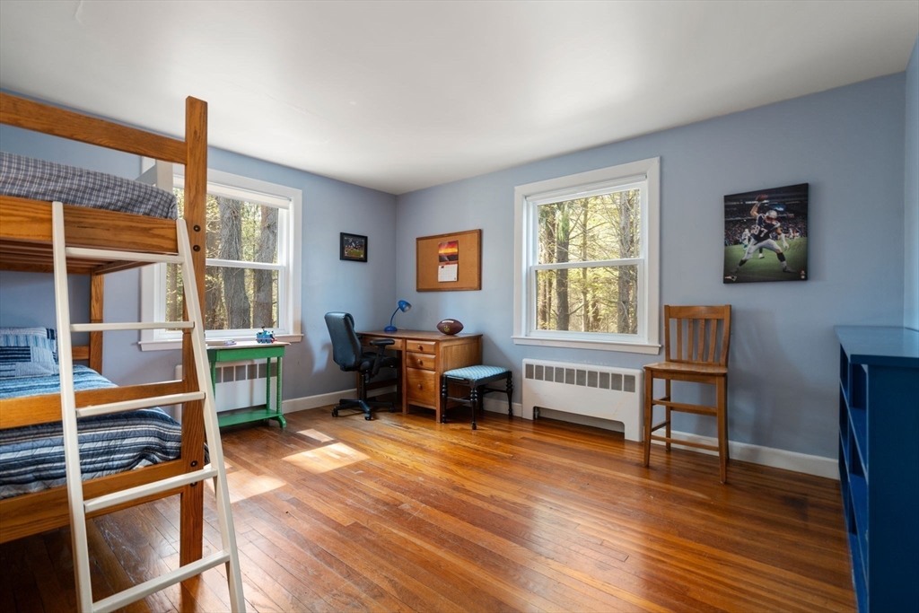 Weston, Massachusetts, 02493, United States, 4 Bedrooms Bedrooms, ,3 BathroomsBathrooms,Residential,For Sale,1804210