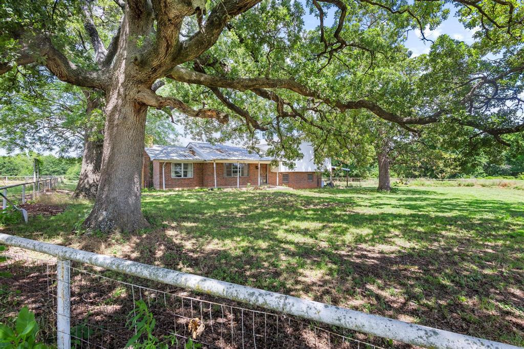 Ivanhoe, Texas, 75447, United States, 4 Bedrooms Bedrooms, ,4 BathroomsBathrooms,Residential,For Sale,1879040