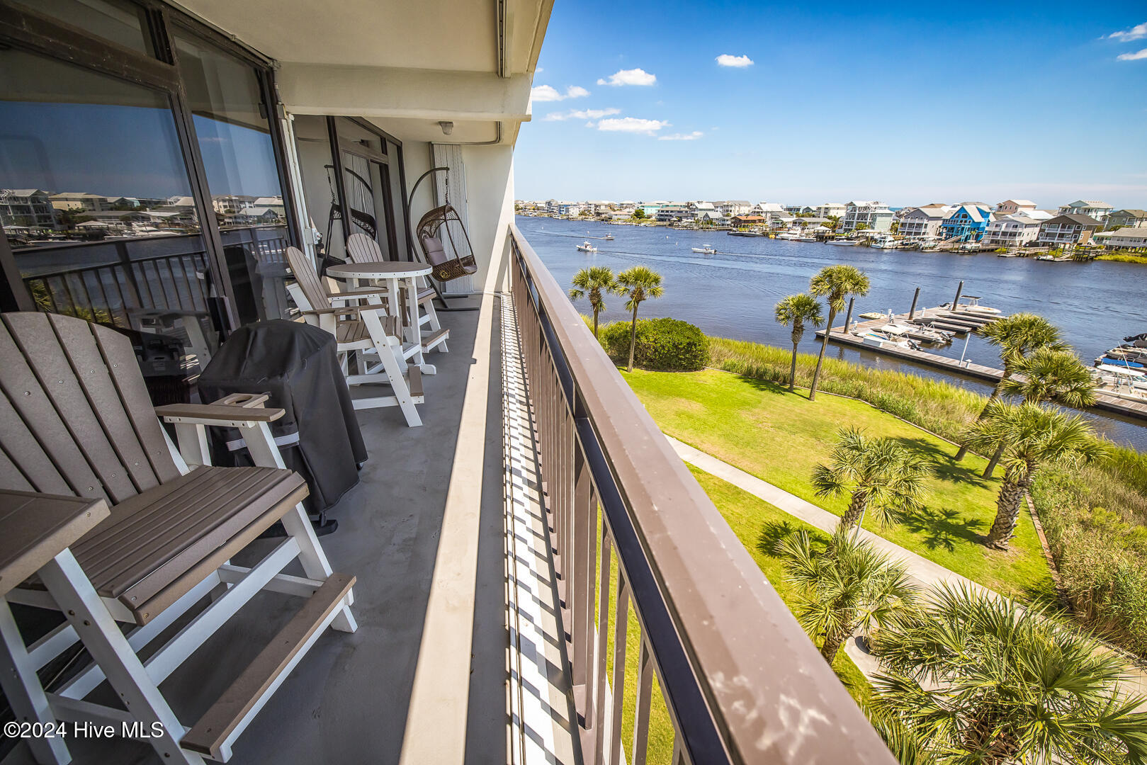 Carolina Beach, North Carolina, 28428, United States, 2 Bedrooms Bedrooms, ,2 BathroomsBathrooms,Residential,For Sale,1821334