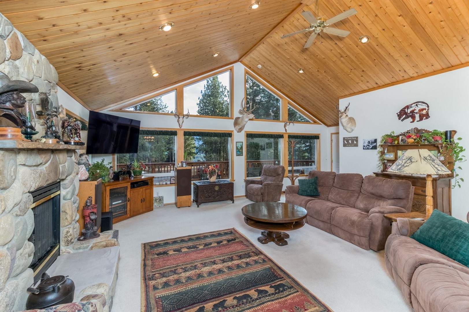 Moyie Springs, Idaho, 83845, United States, 4 Bedrooms Bedrooms, ,3 BathroomsBathrooms,Residential,For Sale,2033523