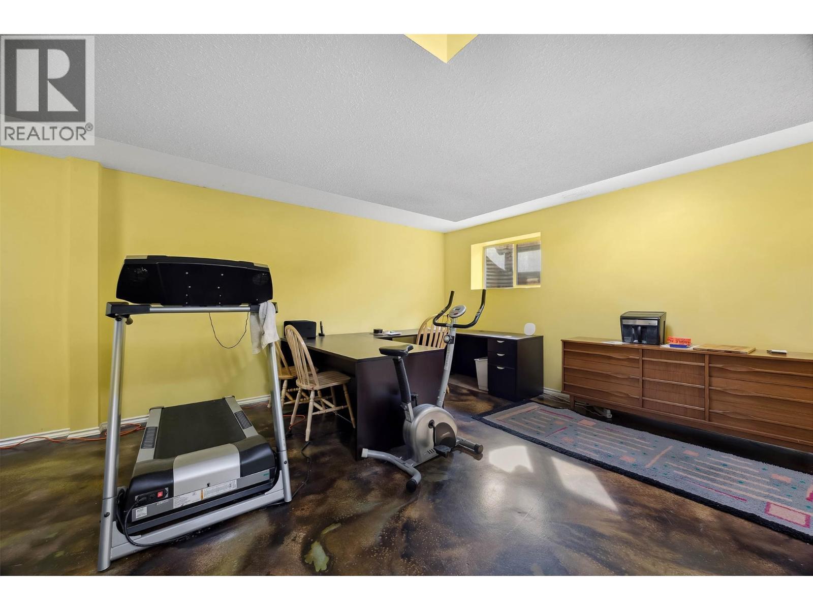 KAMLOOPS, British Columbia, V1S 1X9, CA, 4 Bedrooms Bedrooms, ,2 BathroomsBathrooms,Residential,For Sale,1950307