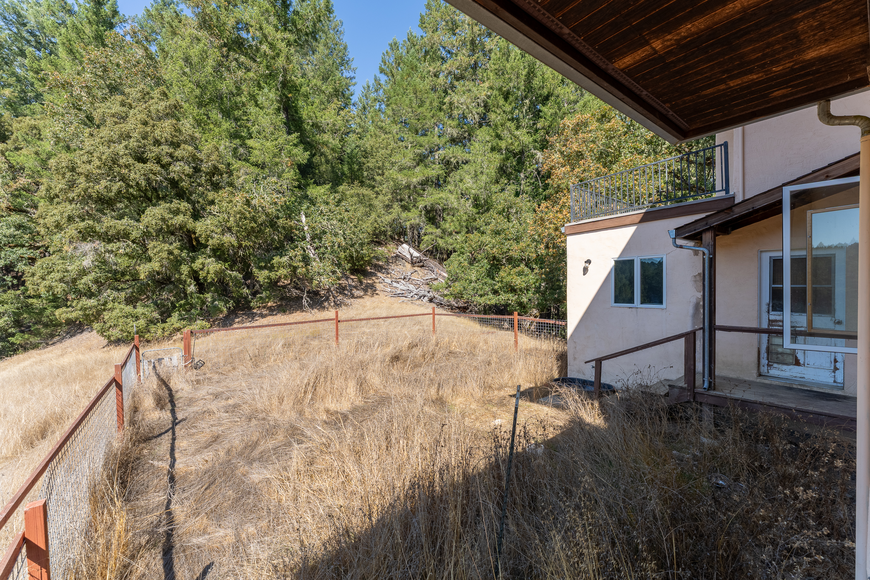 Willits, California, 95490, United States, 2 Bedrooms Bedrooms, ,2 BathroomsBathrooms,Residential,For Sale,1959114