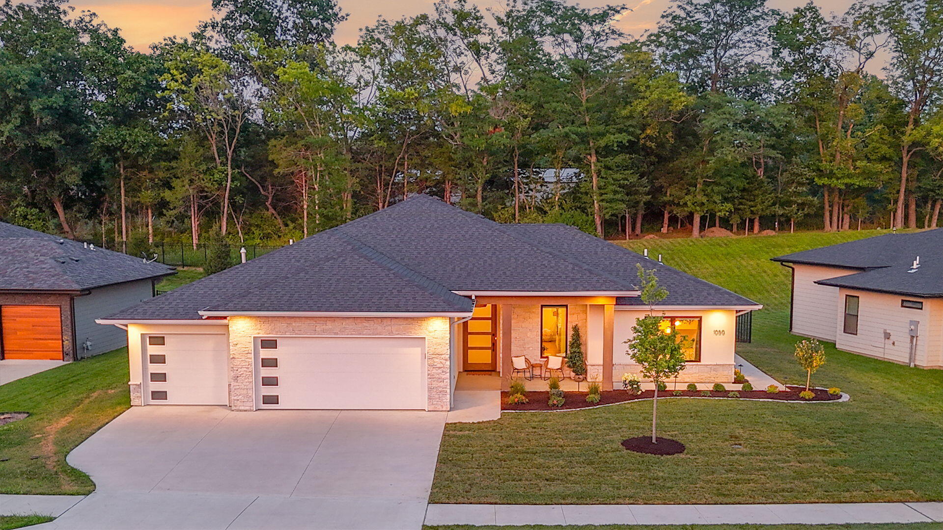 COLUMBIA, Missouri, 65201, United States, 3 Bedrooms Bedrooms, ,2 BathroomsBathrooms,Residential,For Sale,1984001