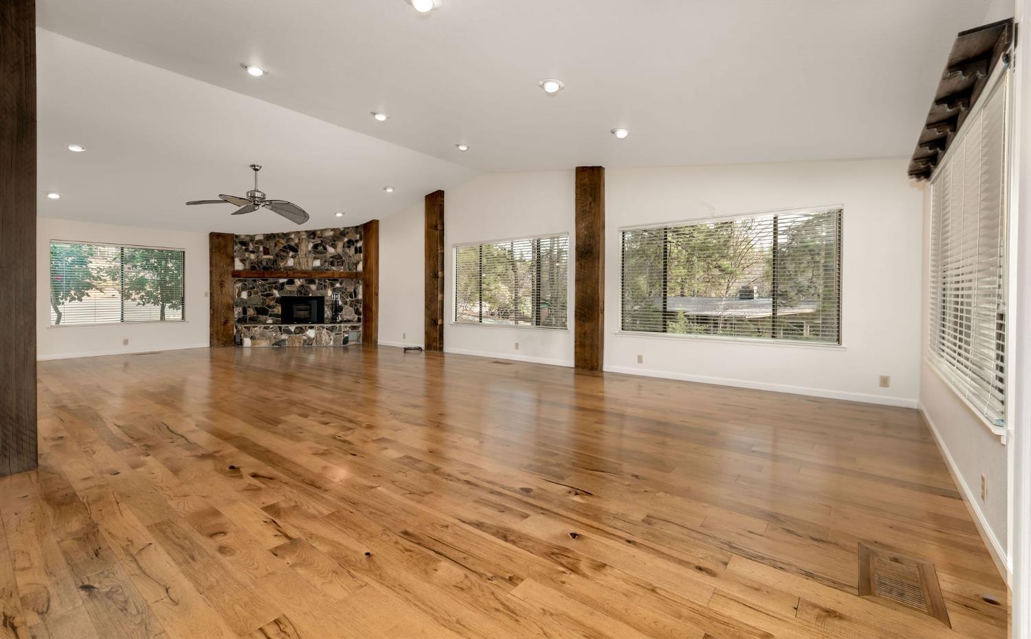 Grass Valley, California, 95949, United States, 4 Bedrooms Bedrooms, ,4 BathroomsBathrooms,Residential,For Sale,2015121